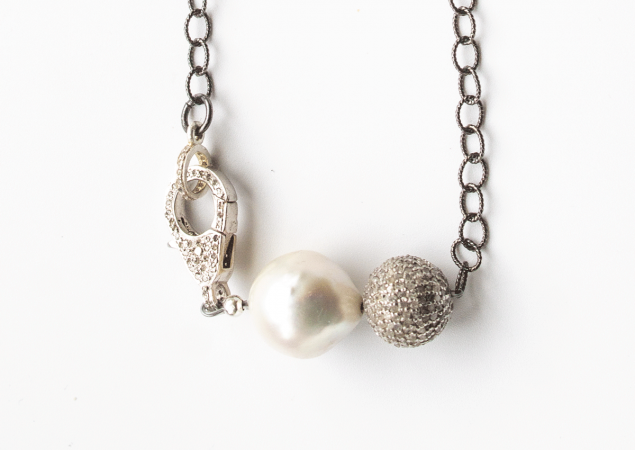 Gifted-Unique-Diamonds-and-Pearl-Necklace
