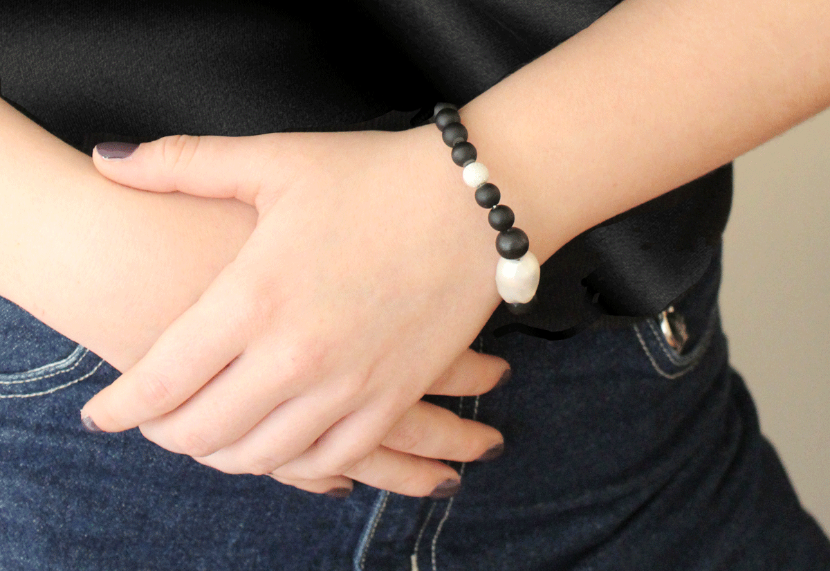 Onyx-and-pearl-bracelet